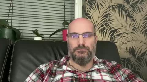 Snapshot of bcbg68 chatting on April 12, 11:04 am bcbg68 online show from April 12, 11:04 am