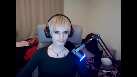 Snapshot of bdogboy chatting on February 15, 1:46 am fuckboy86 online show from February 15, 1:46 am
