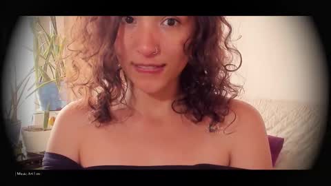 Snapshot of be_lov chatting on February 21, 8:43 pm Call me Bells Next Stream on Wednesday Feb 26 online show from February 21, 8:43 pm