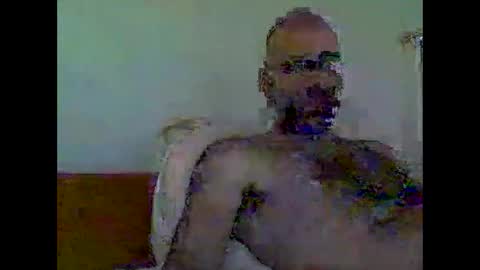 Snapshot of bear14250949 chatting on October 20, 5:24 pm bear14250949 online show from October 20, 5:24 pm