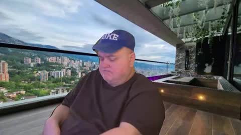 Snapshot of bear4muscle chatting on January 6, 5:38 pm Dookie online show from January 6, 5:38 pm