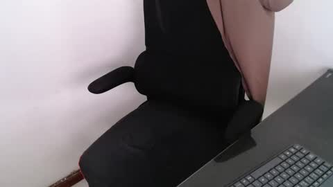 Beard Guy online show from April 13, 2:55 pm