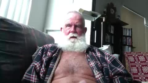 beardbushy online show from May 24, 3:39 pm