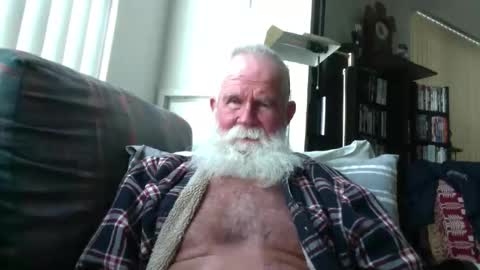 beardbushy online show from May 25, 1:28 pm