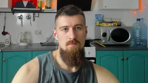 Snapshot of bearded_legend chatting on December 13, 8:15 pm Zeus online show from December 13, 8:15 pm