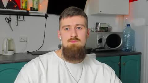 Snapshot of bearded_legend chatting on February 7, 9:48 pm Zeus online show from February 7, 9:48 pm