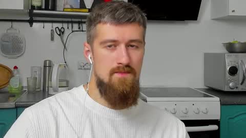 Snapshot of bearded_legend chatting on September 22, 3:19 am Zeus online show from September 22, 3:19 am