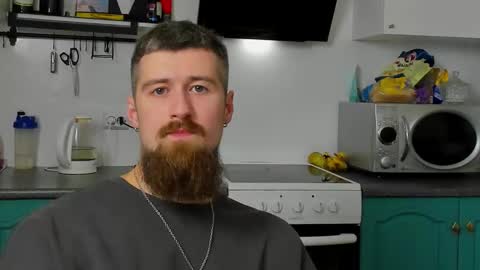 Snapshot of bearded_legend chatting on October 19, 5:41 am Zeus online show from October 19, 5:41 am