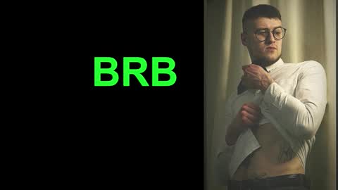 Snapshot of bearded_legend chatting on November 3, 9:27 pm Zeus online show from November 3, 9:27 pm