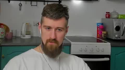 Snapshot of bearded_legend chatting on January 9, 2:36 am Zeus online show from January 9, 2:36 am