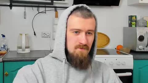 Snapshot of bearded_legend chatting on February 12, 8:20 am Zeus online show from February 12, 8:20 am