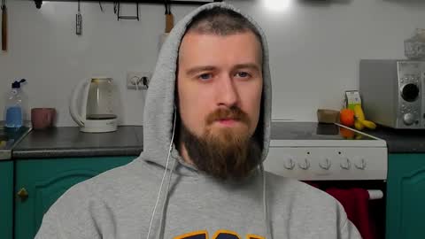 Snapshot of bearded_legend chatting on February 13, 7:54 pm Zeus online show from February 13, 7:54 pm