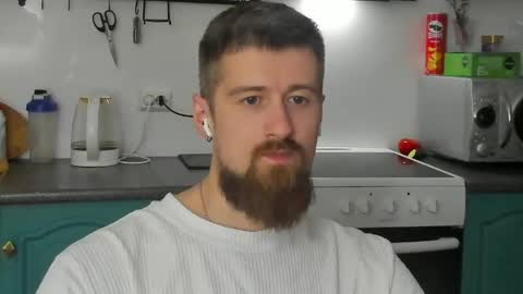 Snapshot of bearded_legend chatting on June 10, 1:06 am Zeus online show from June 10, 1:06 am