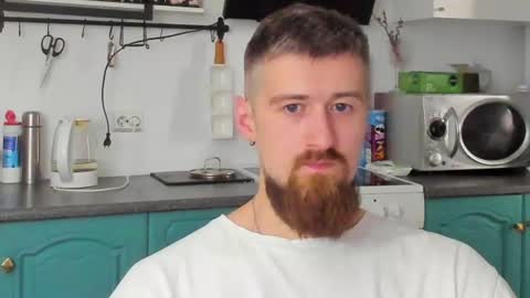 Snapshot of bearded_legend chatting on July 7, 8:29 am Zeus online show from July 7, 8:29 am