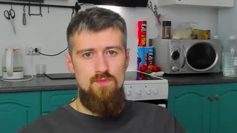 Snapshot of bearded_legend chatting on July 14, 1:41 am Zeus online show from July 14, 1:41 am