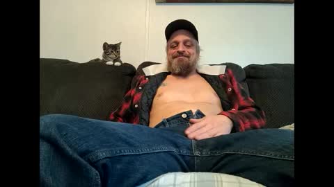 Snapshot of bearded_woodsman chatting on December 4, 4:38 pm bearded_woodsman online show from December 4, 4:38 pm