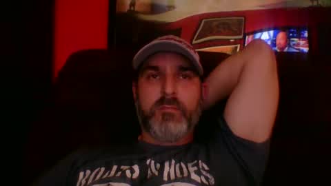 Snapshot of beardedambition chatting on September 10, 9:15 pm beardedambition online show from September 10, 9:15 pm