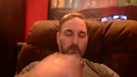 Snapshot of beardedambition chatting on October 30, 7:14 pm beardedambition online show from October 30, 7:14 pm