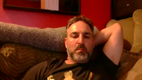Snapshot of beardedambition chatting on June 15, 1:30 am beardedambition online show from June 15, 1:30 am