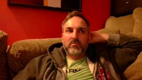 Snapshot of beardedambition chatting on June 17, 1:19 am beardedambition online show from June 17, 1:19 am