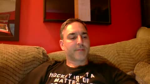 Snapshot of beardedambition chatting on June 23, 12:41 am beardedambition online show from June 23, 12:41 am