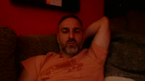 Snapshot of beardedambition chatting on July 17, 3:35 am beardedambition online show from July 17, 3:35 am