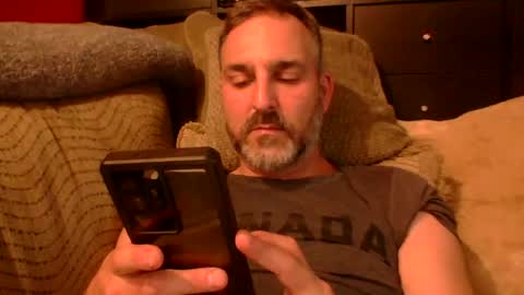 Snapshot of beardedambition chatting on July 27, 1:23 am beardedambition online show from July 27, 1:23 am