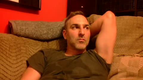Snapshot of beardedambition chatting on August 2, 8:18 pm beardedambition online show from August 2, 8:18 pm