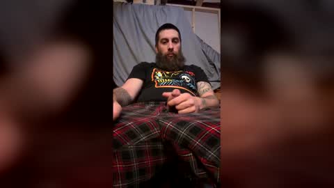 beardedbri online show from March 1, 2:24 am