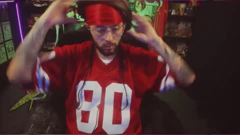 Snapshot of beastbxy chatting on November 10, 1:04 am beast bxy online show from November 10, 1:04 am