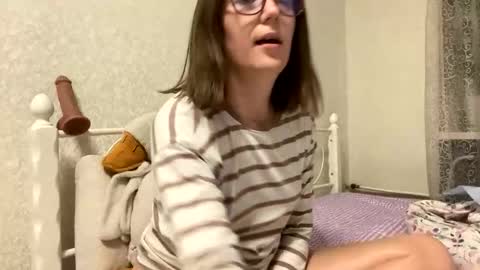 BeatriceTender online show from October 29, 7:59 pm