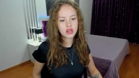 BeatriceWild online show from September 19, 10:49 am