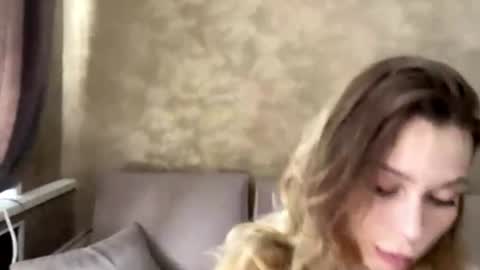 Snapshot of beatrix_vale chatting on July 9, 7:12 am Michelle online show from July 9, 7:12 am