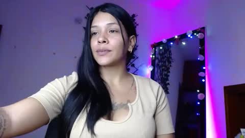 Snapshot of beautibellah chatting on February 3, 2:10 am beautibellah online show from February 3, 2:10 am