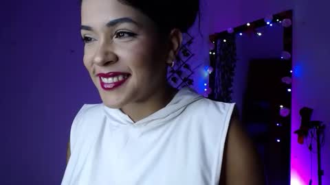 Snapshot of beautibellah chatting on February 7, 2:04 am beautibellah online show from February 7, 2:04 am