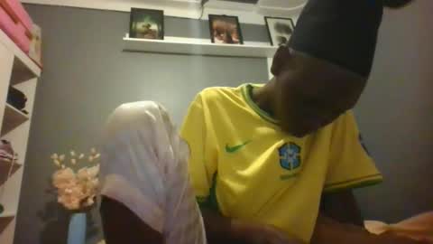 Lil stunner online show from December 15, 1:21 am