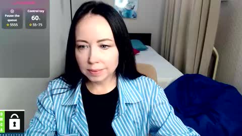 Snapshot of beautiful_moon3 chatting on October 16, 10:27 am beautiful_moon3 online show from October 16, 10:27 am