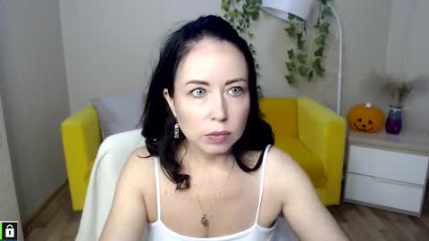 Snapshot of beautiful_moon3 chatting on October 28, 10:41 am beautiful_moon3 online show from October 28, 10:41 am