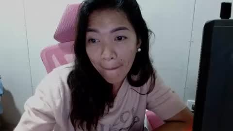 Snapshot of beautiful_sm1le chatting on February 21, 8:04 am Smiley online show from February 21, 8:04 am