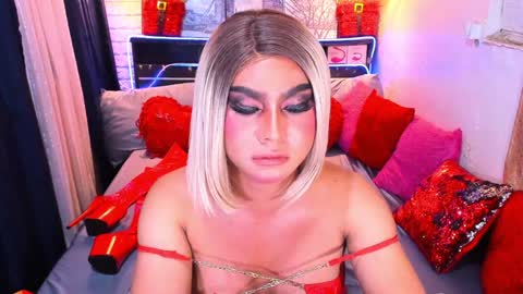 Snapshot of beautifulstrangerts chatting on January 18, 1:52 am Queen Alexa online show from January 18, 1:52 am