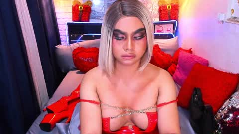 Snapshot of beautifulstrangerts chatting on January 26, 11:29 pm Queen Alexa online show from January 26, 11:29 pm