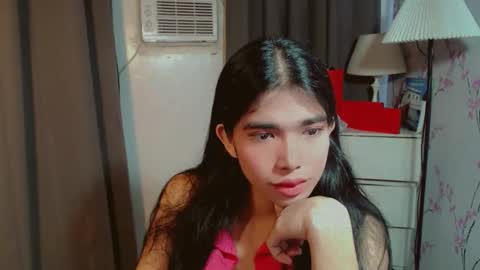 Snapshot of beautifultrixie chatting on February 13, 2:51 am TRIXIE online show from February 13, 2:51 am