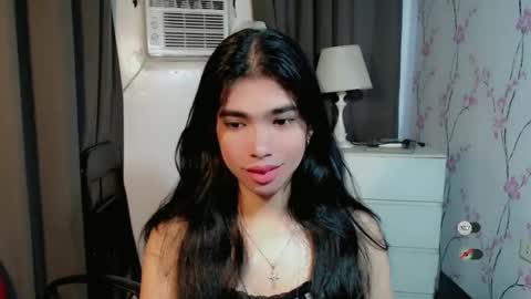 Snapshot of beautifultrixie chatting on February 25, 2:54 am TRIXIE online show from February 25, 2:54 am