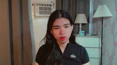 Snapshot of beautifultrixie chatting on March 1, 2:13 am TRIXIE online show from March 1, 2:13 am