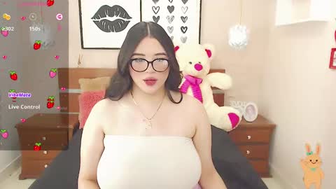 Snapshot of beautty_pink chatting on January 9, 1:45 pm beautty_pink online show from January 9, 1:45 pm