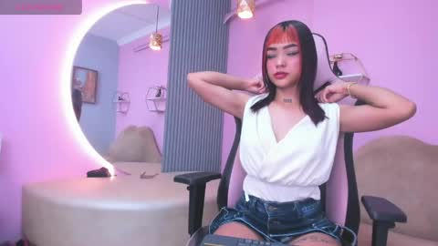 Sara online show from May 1, 7:07 pm