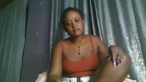 Snapshot of beauty_nana123 chatting on April 4, 5:32 pm beauty_nana123 online show from April 4, 5:32 pm