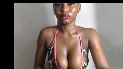 beautyslut1 online show from April 19, 8:35 am