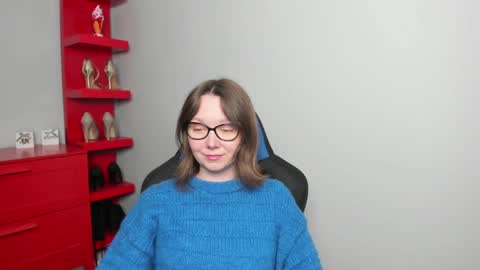 Zoe online show from April 10, 7:02 am