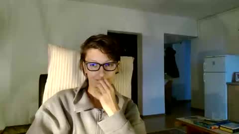 Snapshot of bebacksooon chatting on December 8, 2:09 pm Raluca online show from December 8, 2:09 pm